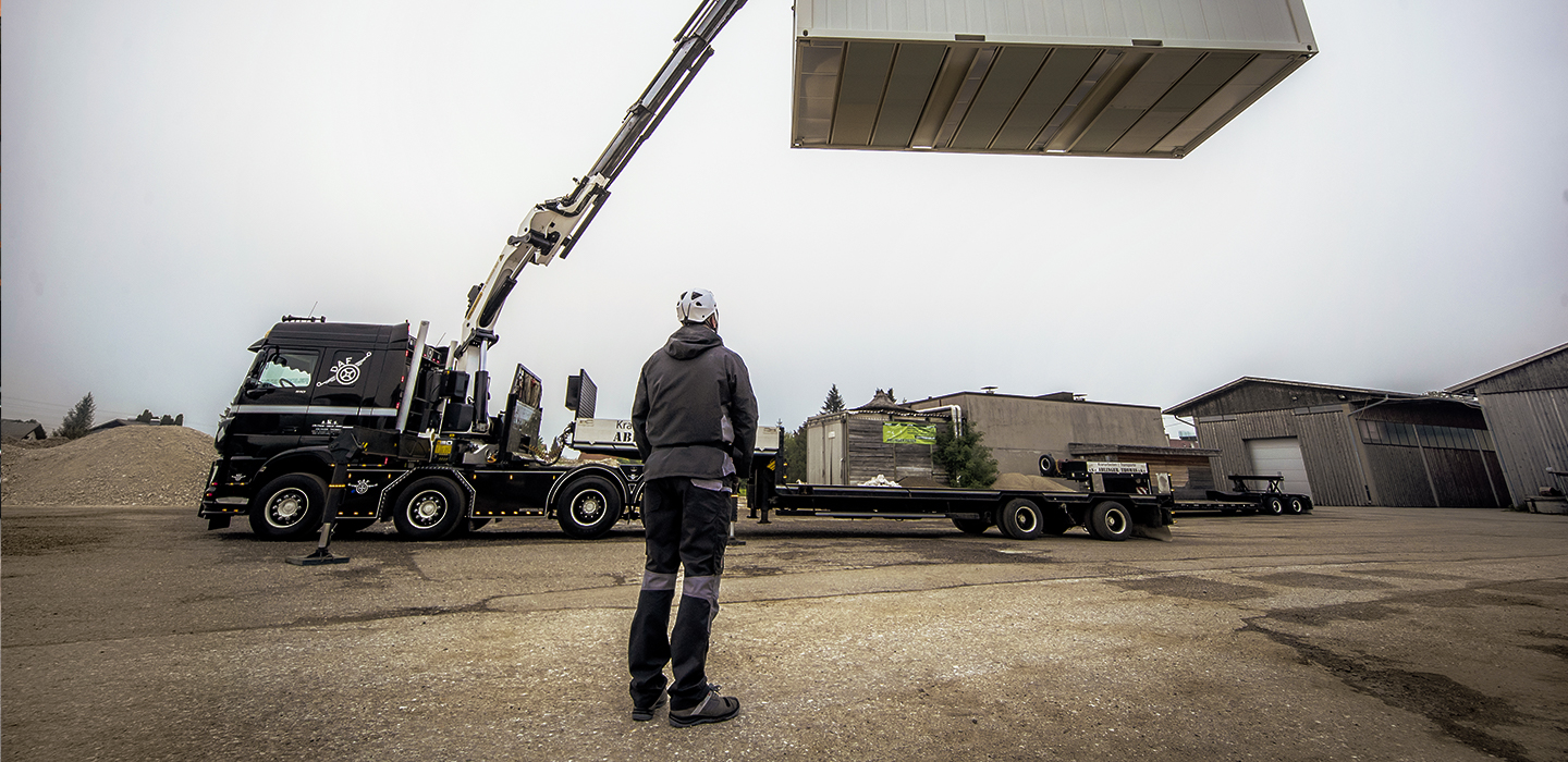 Das Masterpiece von Kranbauer und Techniker Peter Grazec: der Palfinger PK 53002 Aus LKW und Kran entsteht eine perfekte Einheit - immer mit dabei: die Cetus Workwear von Würth MODYF